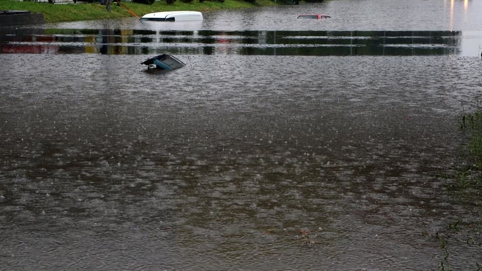 Obilna kiša potopila dijelove Novog Sada