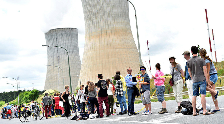 50.000 ljudi formiralo je 90 km dug ljudski lanac kako bi zatražili zatvaranje belgijskih nuklearki
