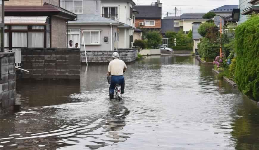 Naredbe za evakuaciju i upozorenja za desetine hiljada ljudi nakon rekordnih kiša koje su  pogodile Akitu, Japan