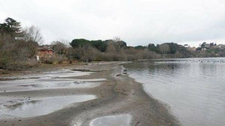 Rim se suočava s restrikcijom vode jer grad zabranjuje crpljenje vode iz jezera Bračiano