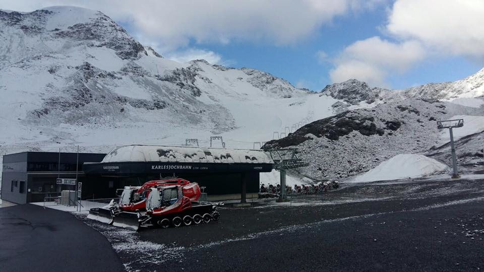 Kao da je decembar: U Tirolu napadao snijeg