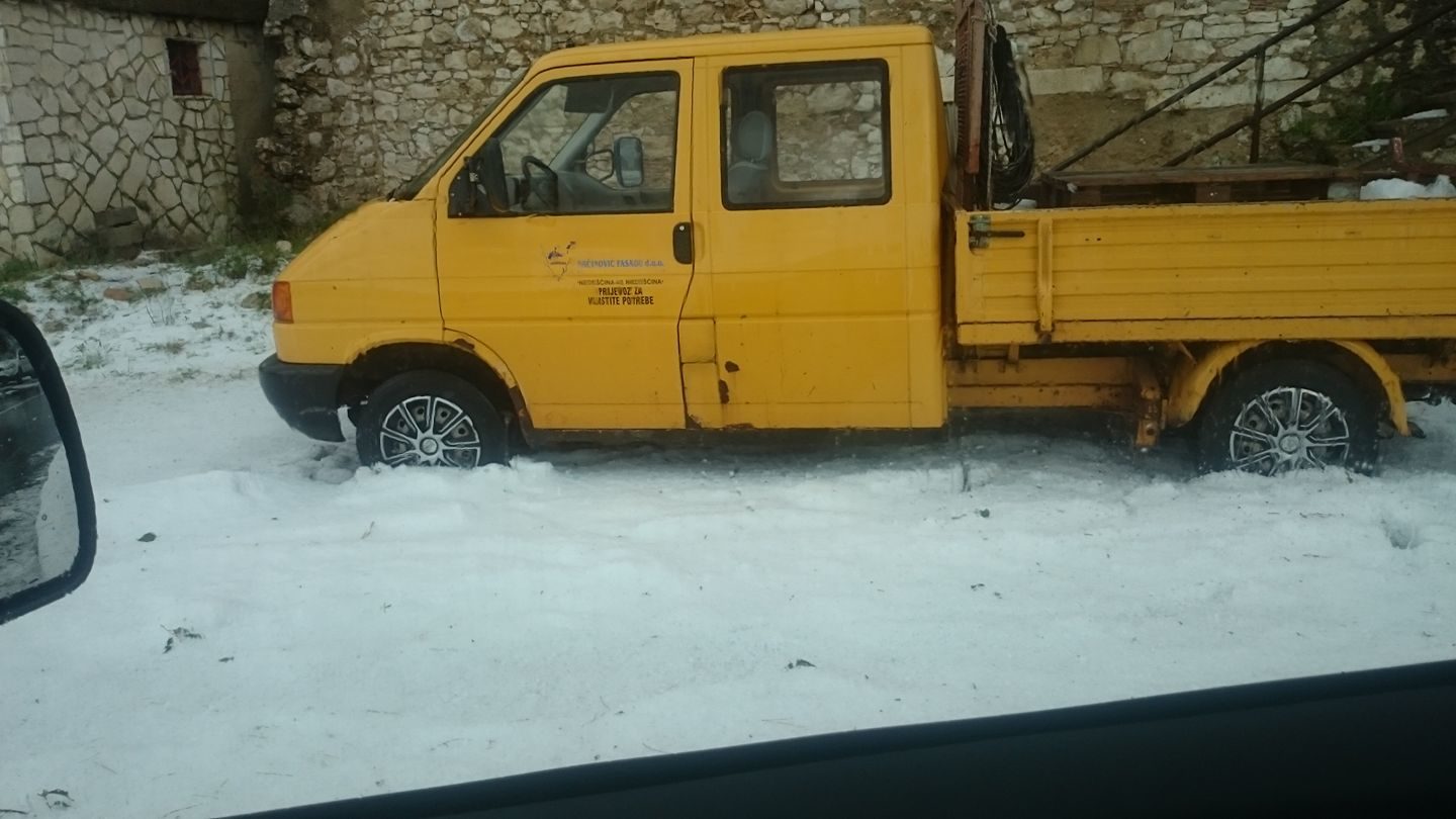 Istra: Ekstremna tuča pogodila Plomin