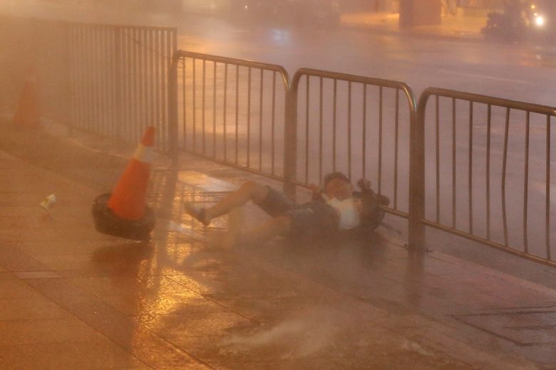 Tajfun Nesat pogodio Tajvan: Deseci ozlijeđenih, pola milijuna ljudi bez struje, velik broj otkazanih letova