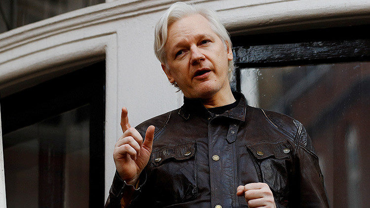 Assange - Maduro