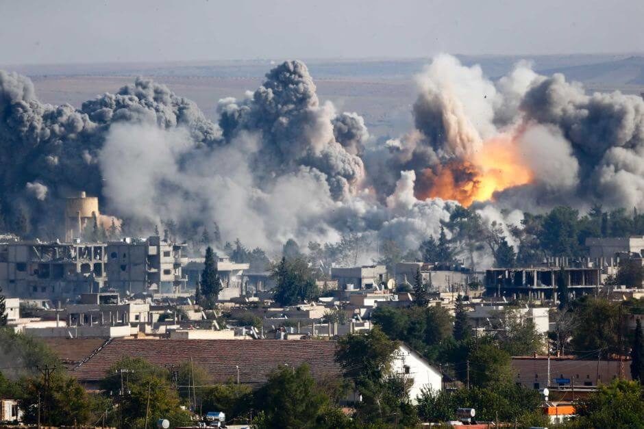 Raqqa, Sirija: Gotovo 1000 civila ubijeno je kopnenim i zračnim napadima SAD koalicije