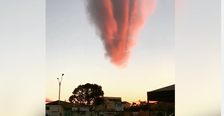 Neobičan crveni oblak zagonetka stanovnicima grada u Brazilu