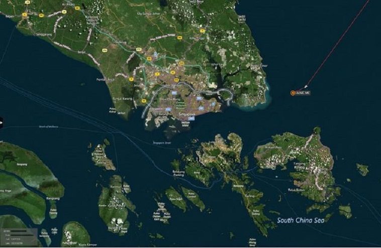 Nestalo 10 mornara u sudaru američkog ratnog broda i tankera kod Singapura