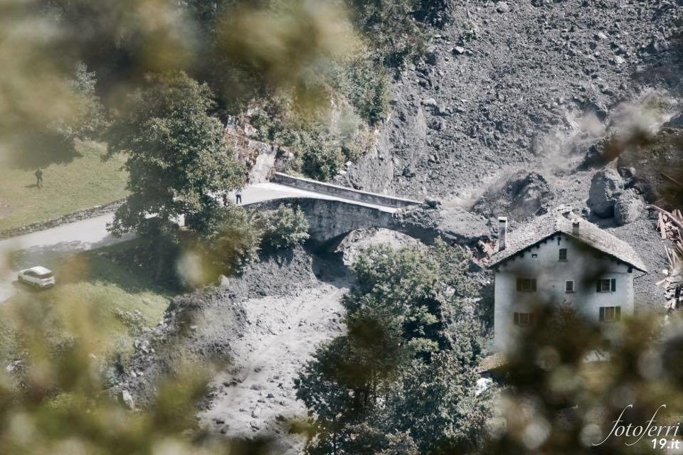8 ljudi nestalo nakon velikog klizišta koje je izvazvalo blatnu bojicu na švicarsko selo