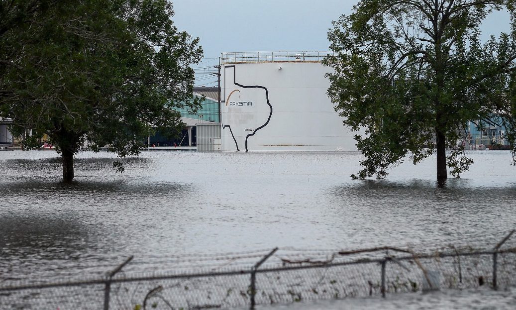 Zabilježene eksplozije u poplavljenoj tvornici kemikalija Arkema u Crosbyju, Texas