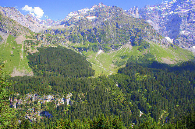 U lavini i odronu kamenja u Alpima 2 osobe nestale, 1 povrijeđena