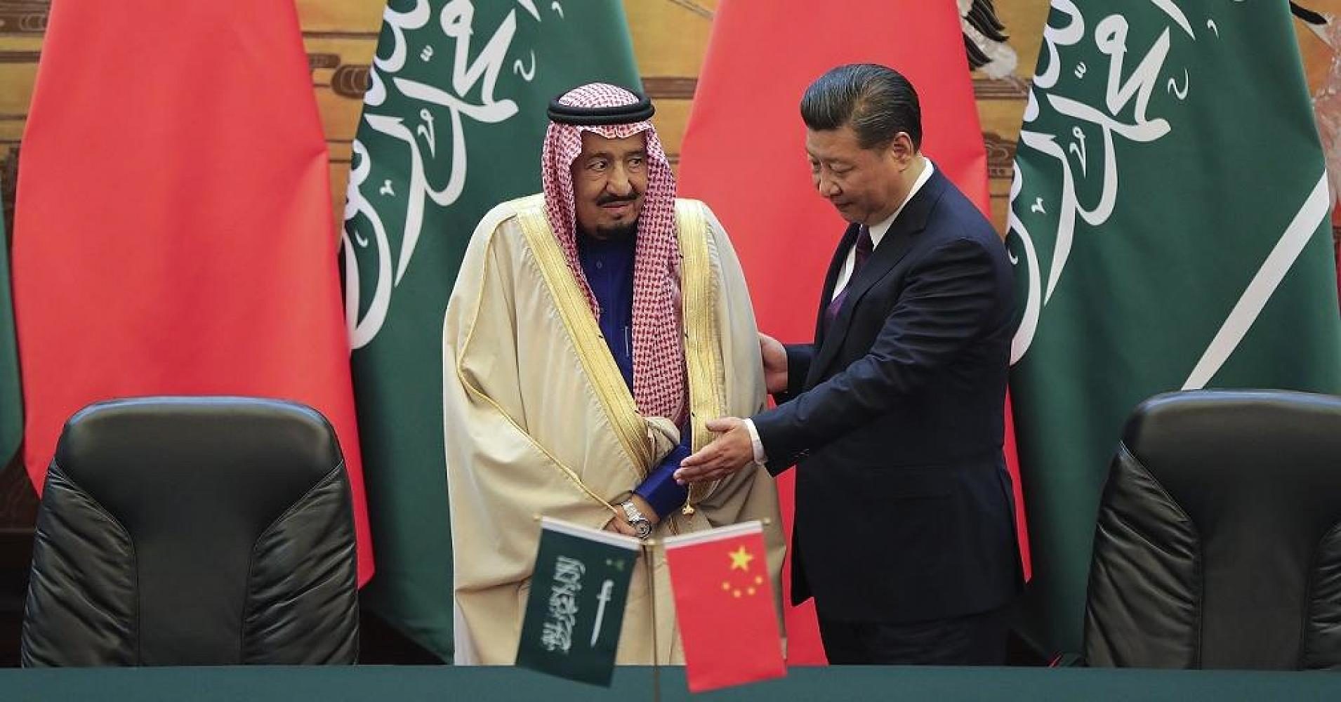 Kina će 'tjerati' Saudijsku Arabiju na trgovanje nafte u juanima - i to će utjecati na američki dolar