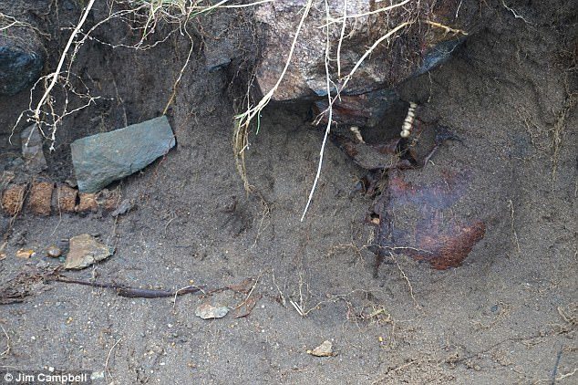 Razjareni vjetrovi oluje Ofelije otkrili kostur s djelovima kože iz željeznog doba na irskoj obali