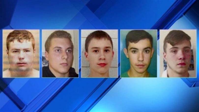 Mičigen: 5 tinejdžera optuženo za ubistvo zbog bacanja kamenja s nadvožnjaka
