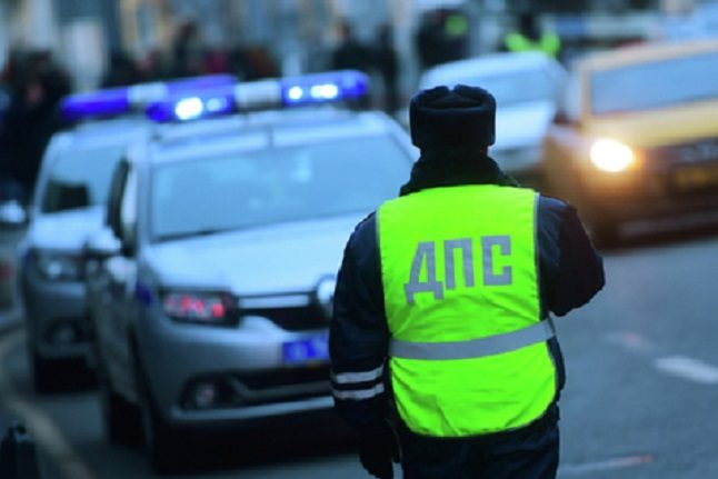 1 policajac ubijen, drugi teško ranjen u samoubilačkom bombaškom napadu u Rusiji