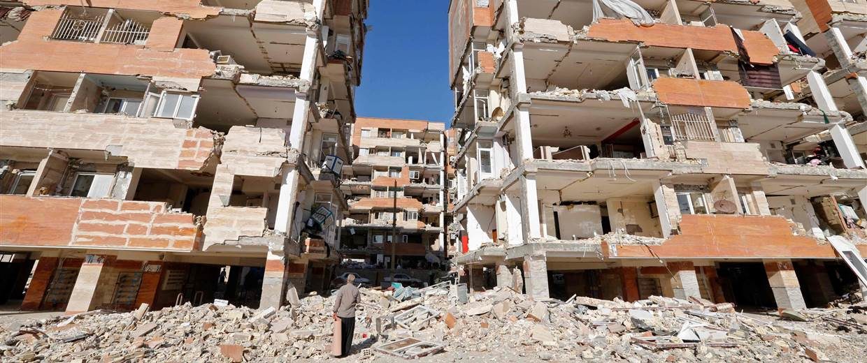 Više od 280 podrhtavanja tla zabilježeno nakon jakog zemljotresa u Iranu gdje se broj poginulih popeo na 474