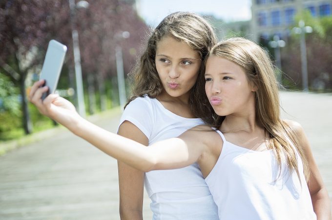 girls selfie