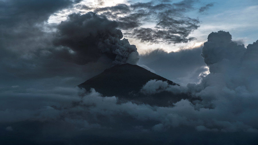 Vulkan na Baliju proradio je drugi put u manje od tjedan dana
