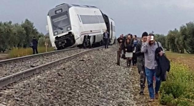Zbog obilnih kiša iskliznuo voz iz šina u Španiji, 21 osoba povrijeđena
