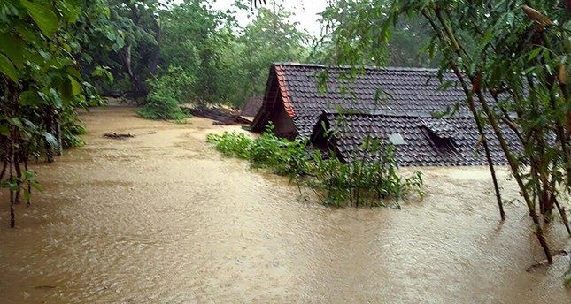 Tropska oluja ubila najmanje 11 ljudi na indonezijskom ostrvu Java