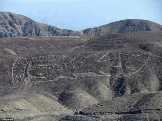 U pustinji Perua pronađen 2000 godina star džinovski geoglif orke