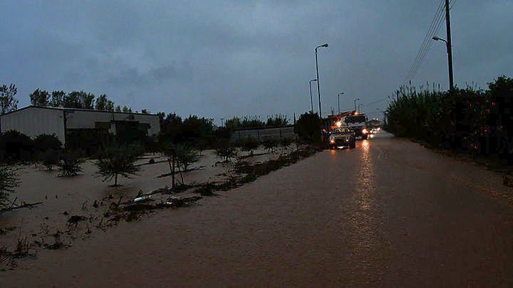 Larisa, Grčka: Duž obale poplave, na planinama mećava