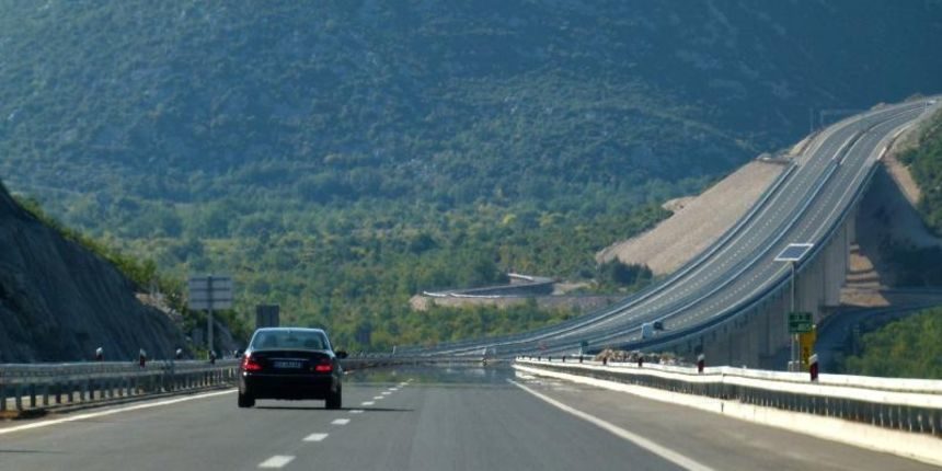 Kinezi koji bi trebali graditi Pelješki most uspješno završavaju prvu dionicu crnogorske autoceste