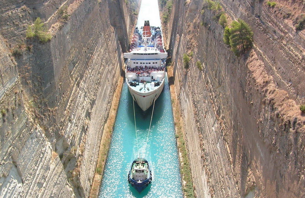 Odron stijena zbog padavina u Korintskom kanalu, Grčka