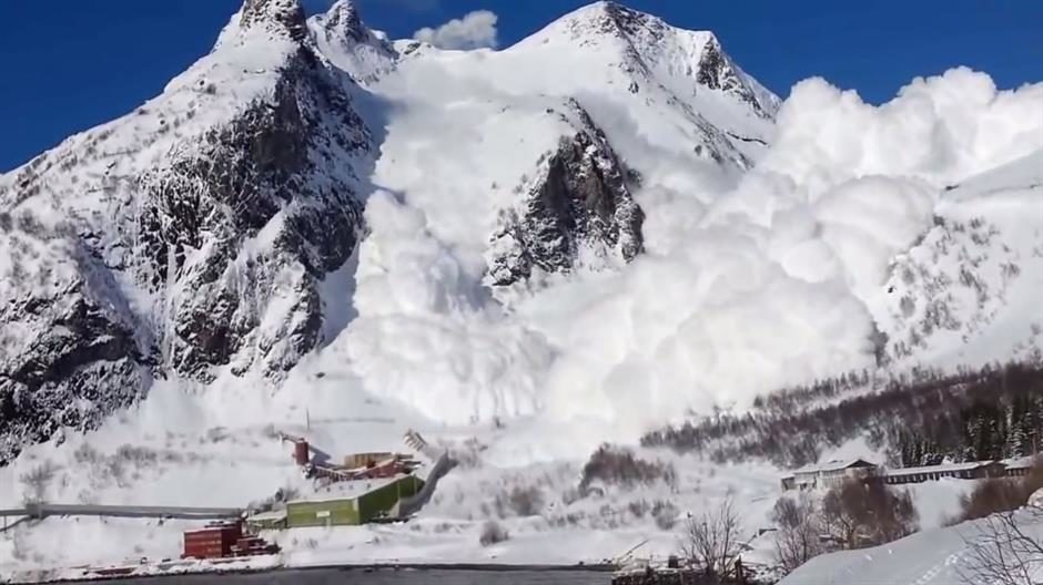 Alpe: U tri lavine poginule dvije osobe i jedna nestala