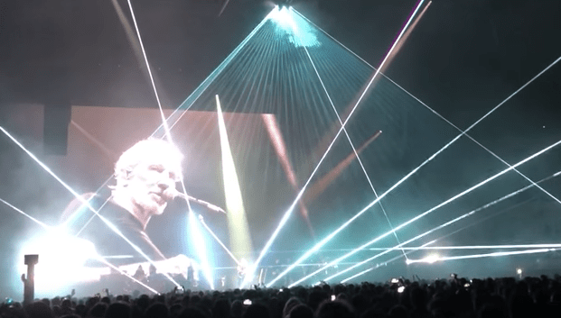 Roger Waters na pozornici u Barceloni, 13. travnja 2018