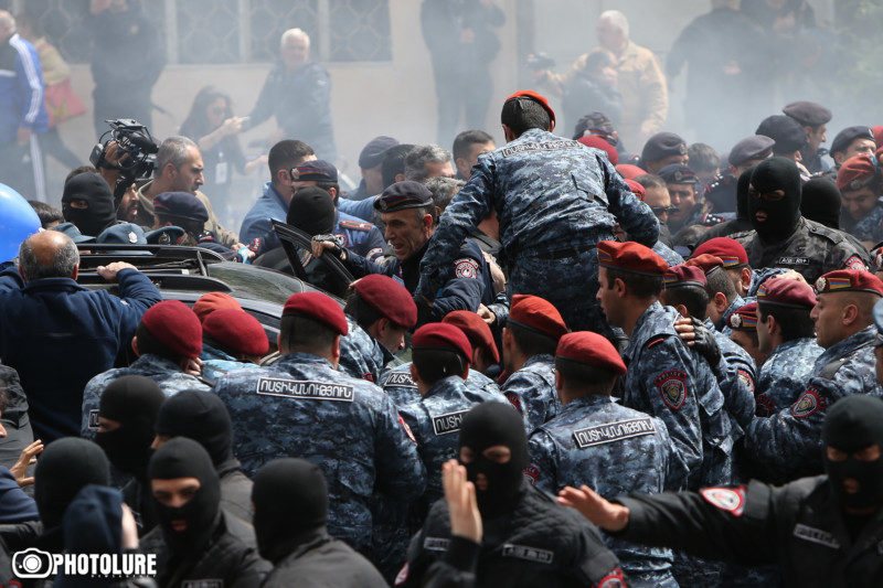 Vlasti Armenije: “Neće biti “Obojene revolucije” i provodit će se zakon”