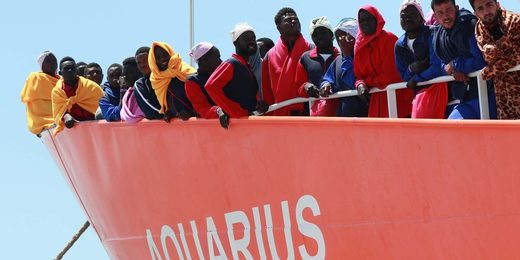 The Aquarius carries 629 migrants to Europe