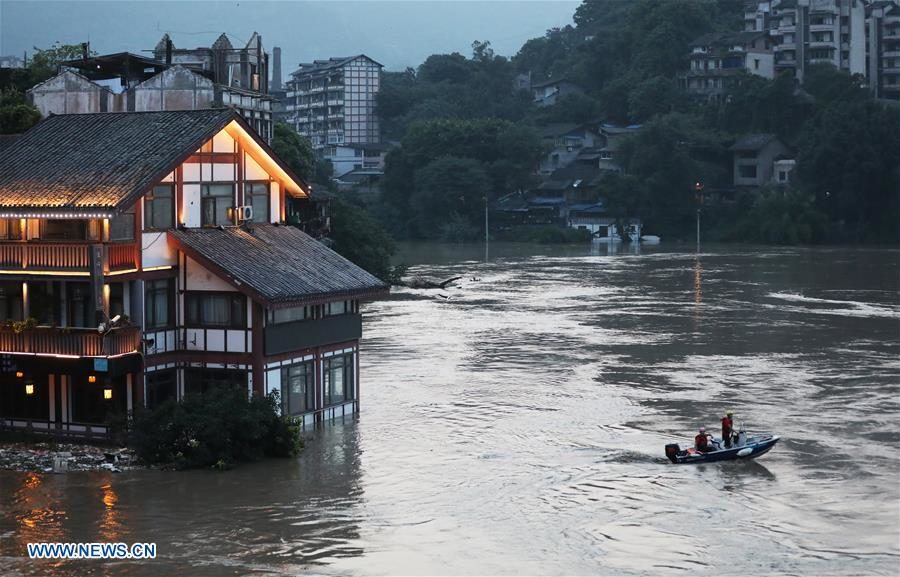 Najmanje 25 osoba poginulo u poplavama u Kini