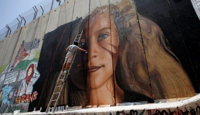 Talijanski umjetnici, koji su crtali mural Ahed Tamimi, uhićeni u Izraelu