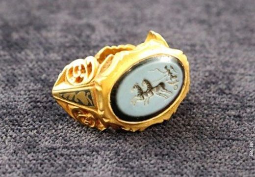 Zlatni rimski prsten pronađen u Velikoj Britaniji