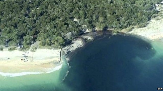 Velika rupa progutala dio australijske plaže, ponovo