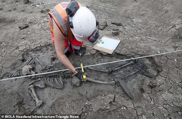 Srednjovjekovni kostur čovjeka u čizmama pronađen u iskopavanju Temze