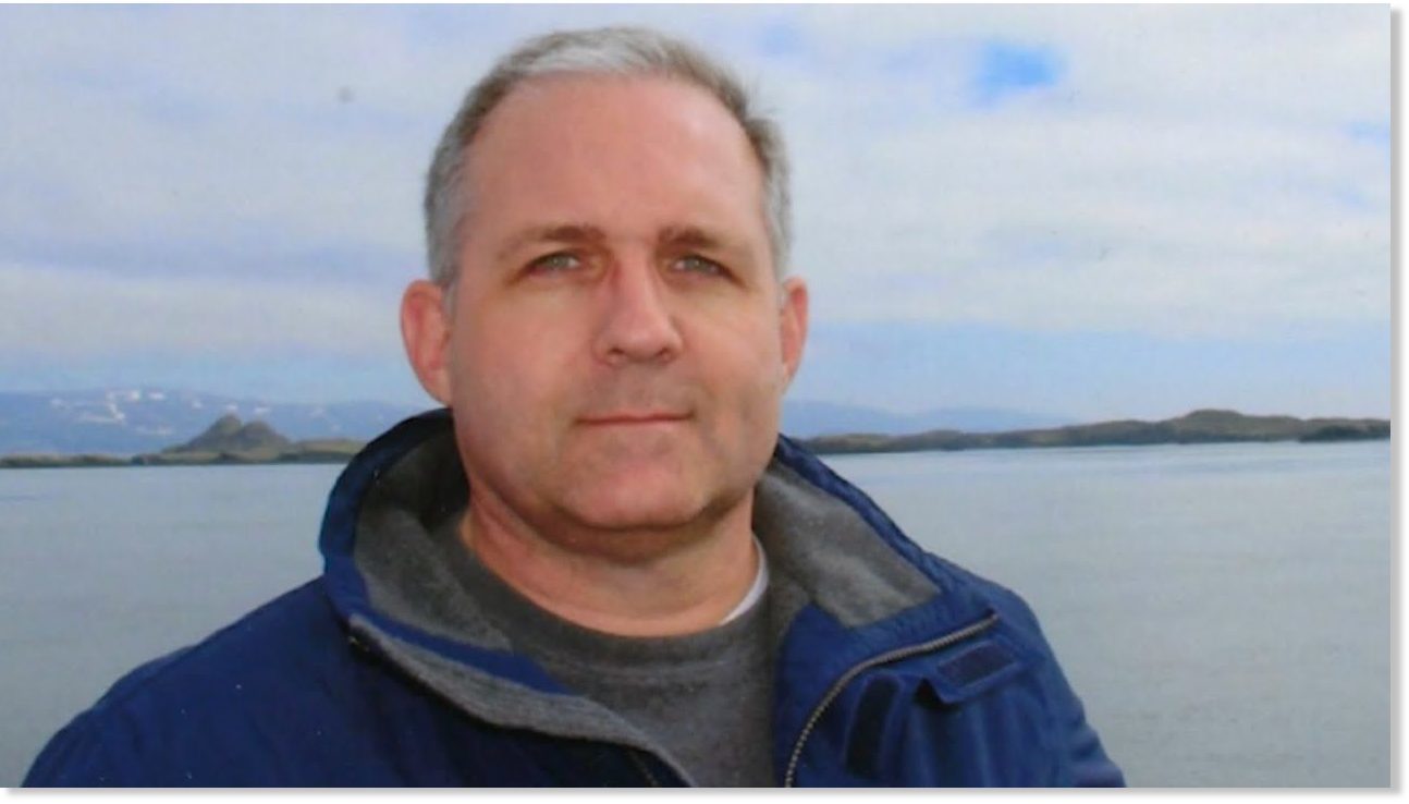 Klikni za povećanje Paul Whelan
