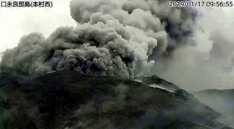 Erupcija vulkana na jugu Japana