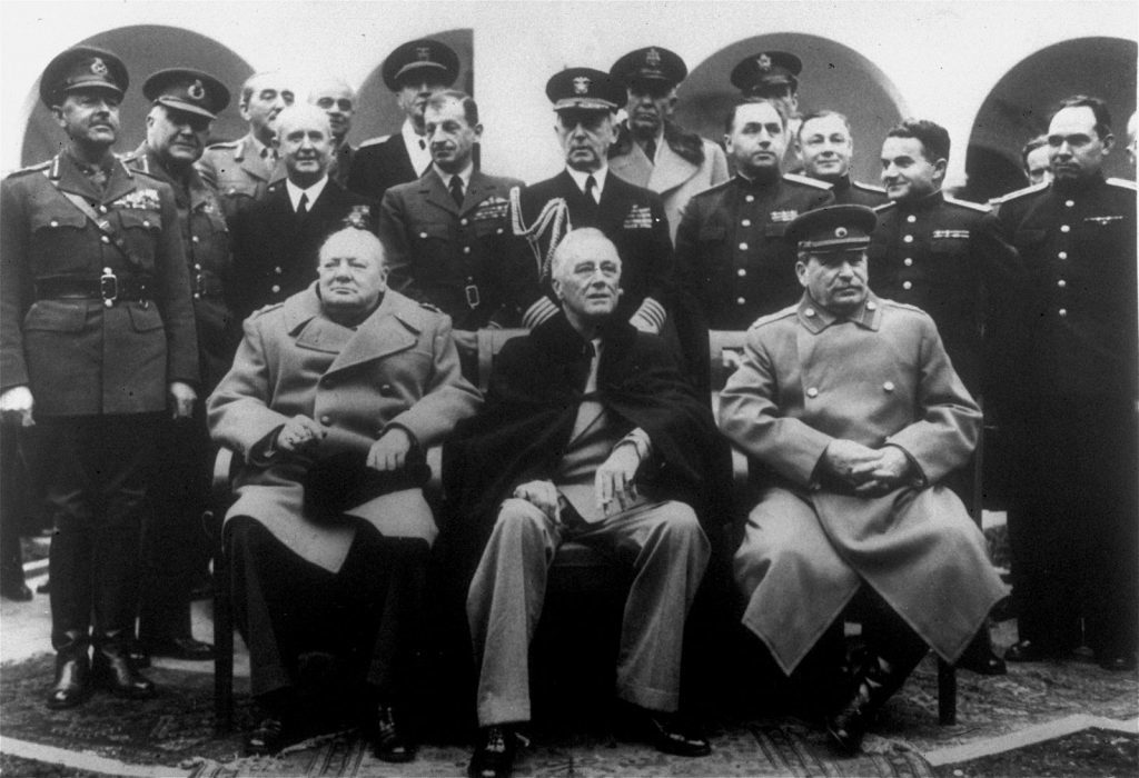 Klikni za povećanje Vinston Čerčil, Delano Ruzvelt i Josif Staljin tokom čuvene Krimske konferencije, Jalta, 4. februar 1945.