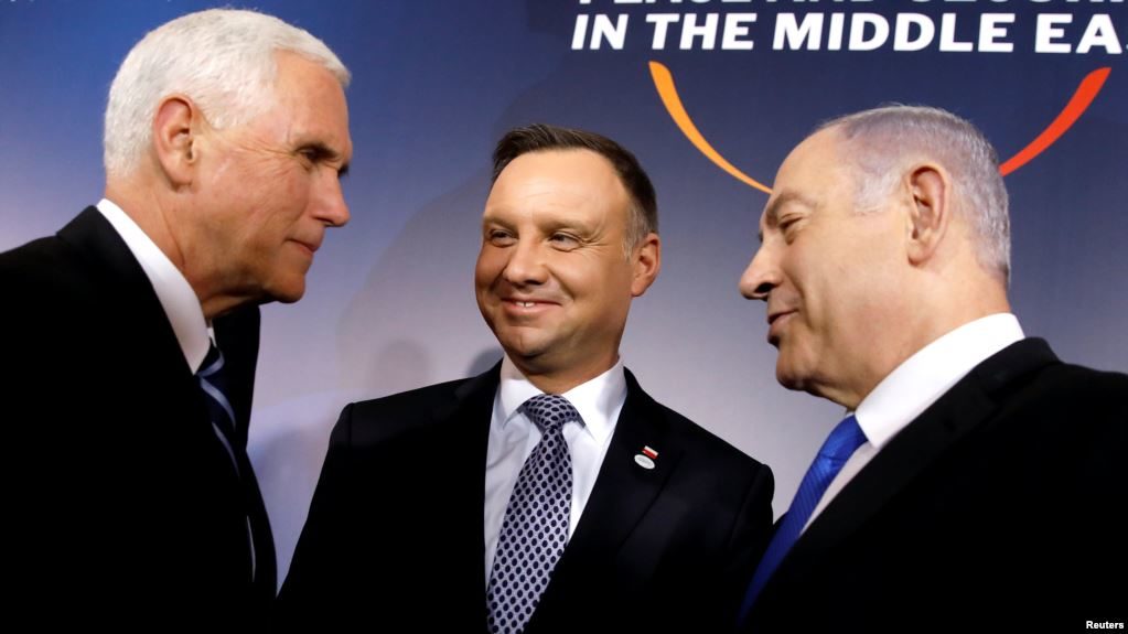 Američki potpredsjednik Mike Pence (s lijeva na desno), poljski predsjednik Andrzej Duda i izraelski premijer Benjamin Netanyahu razgovaraju na konferenciji za Bliski istok u Varšavi 13. veljače.