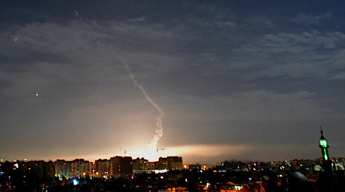 izrael bombardira siriju