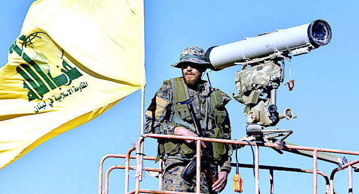 Hezbollahov borac na stražarskom tornju