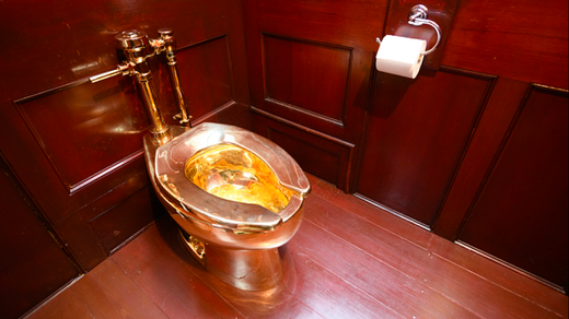zlatna wc školjka
