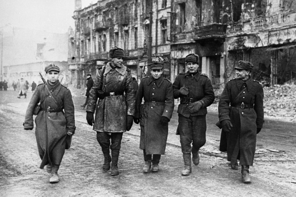 Sovjetske i poljske trupe u Varšavi, Poljska