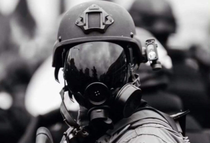 Klikni za povećanje police state