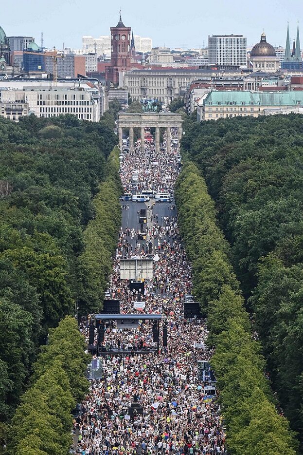 Prosvjed protiv korona-mjera u Berlinu