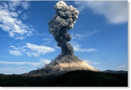 Karimski vulkanska erupcija 21. listopada 2020.