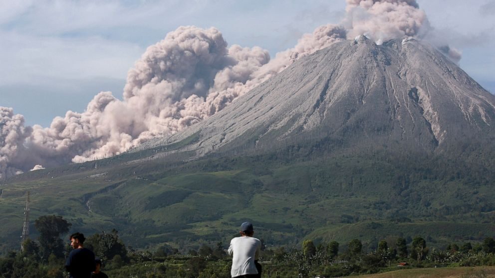 vulkani indonezija