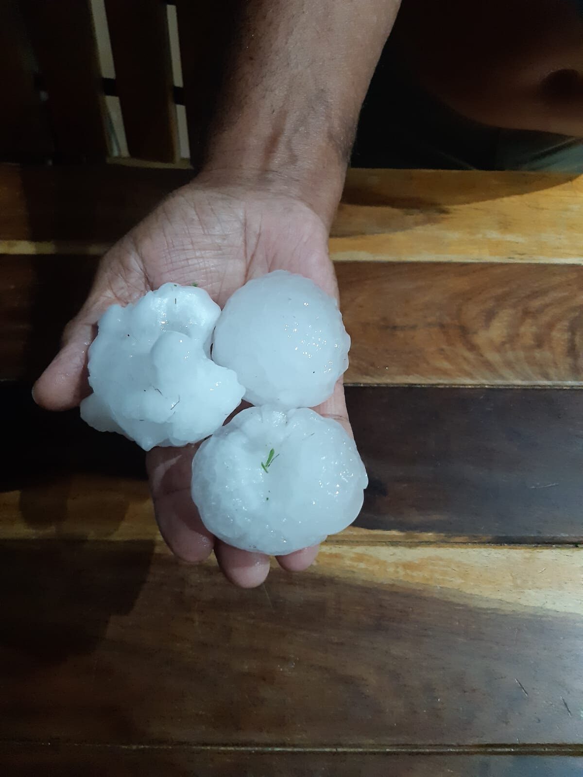 Klikni za povećanje hail