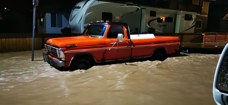 Klikni za povećanje Flooding in Merritt B.C., early in the morning of